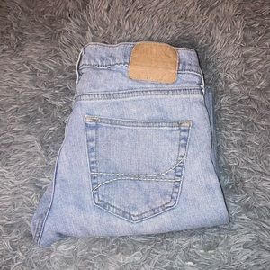 Light Wash Straight Leg “Hollister” Jeans